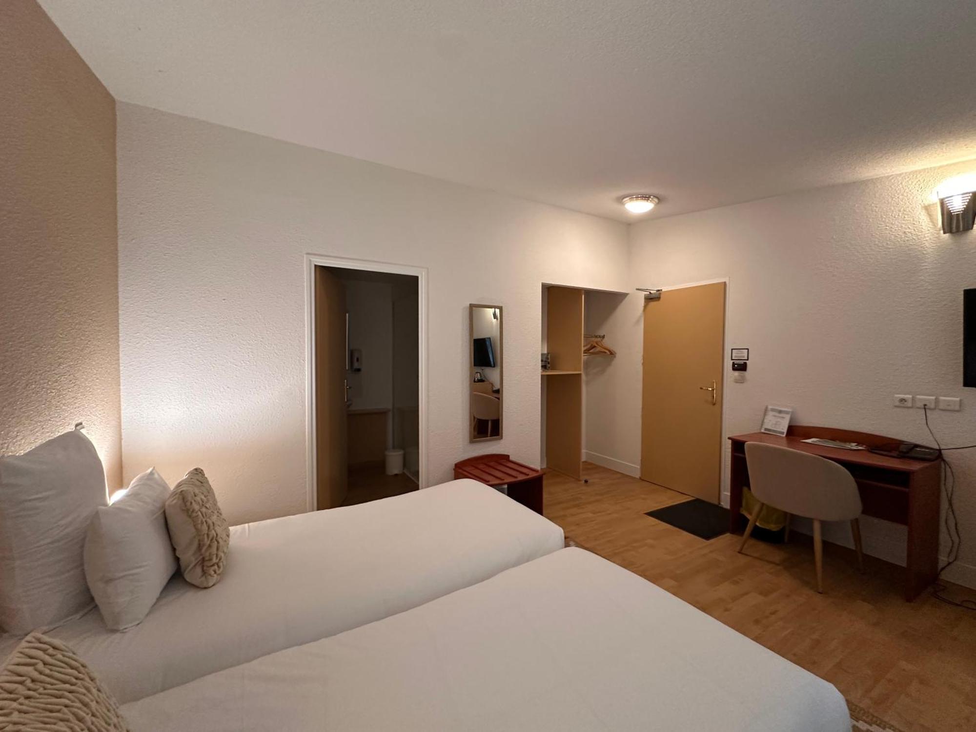 Hotel - Domaine De La Blanchardiere - Le Mans Change  Экстерьер фото